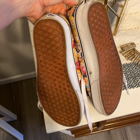 Vans Disney edition size 6 women’s - Picture 3 of 3